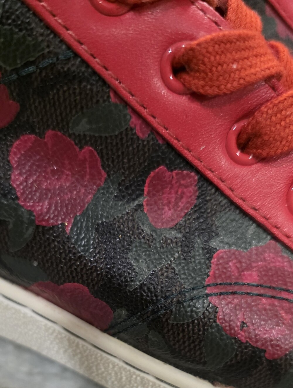 Coach Signature C Rose Floral Print Sneakers Red Leather Trim Low Top Women’s 7 - Picture 10 of 12